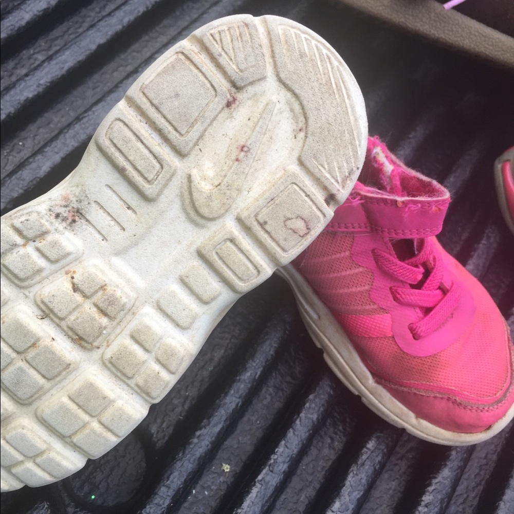 Nike’s - Picture 5 of 6